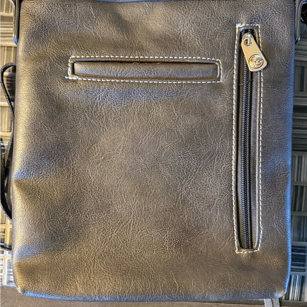 P&G Hand Embroidered Leather Accent Crossbody Bag.
Beautifully made! 🥰 - Picture 2 of 10